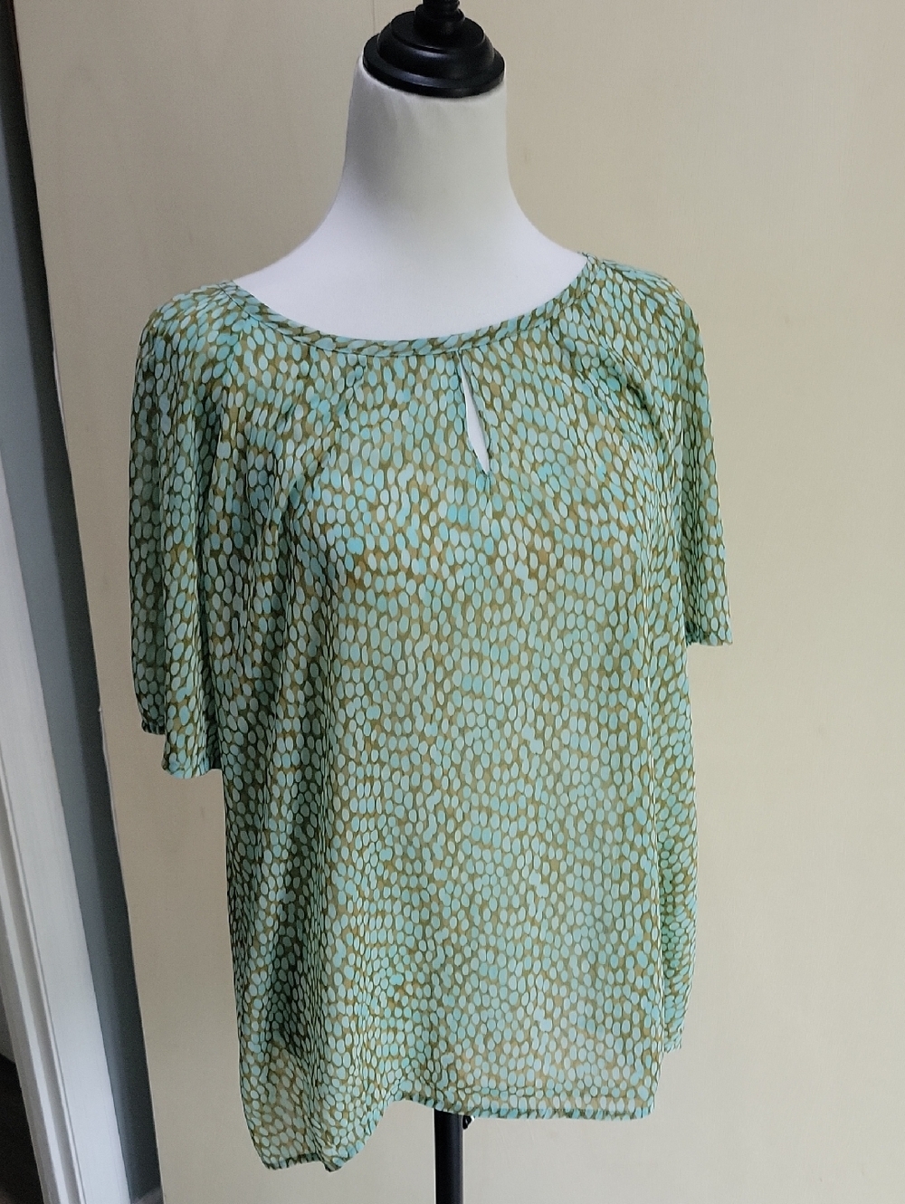 CABI Women's Blouse Pebble Top Style Green Tan Sheer Back Keyhole Size L